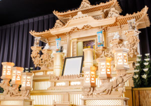 万松寺のお葬式 白木祭壇
