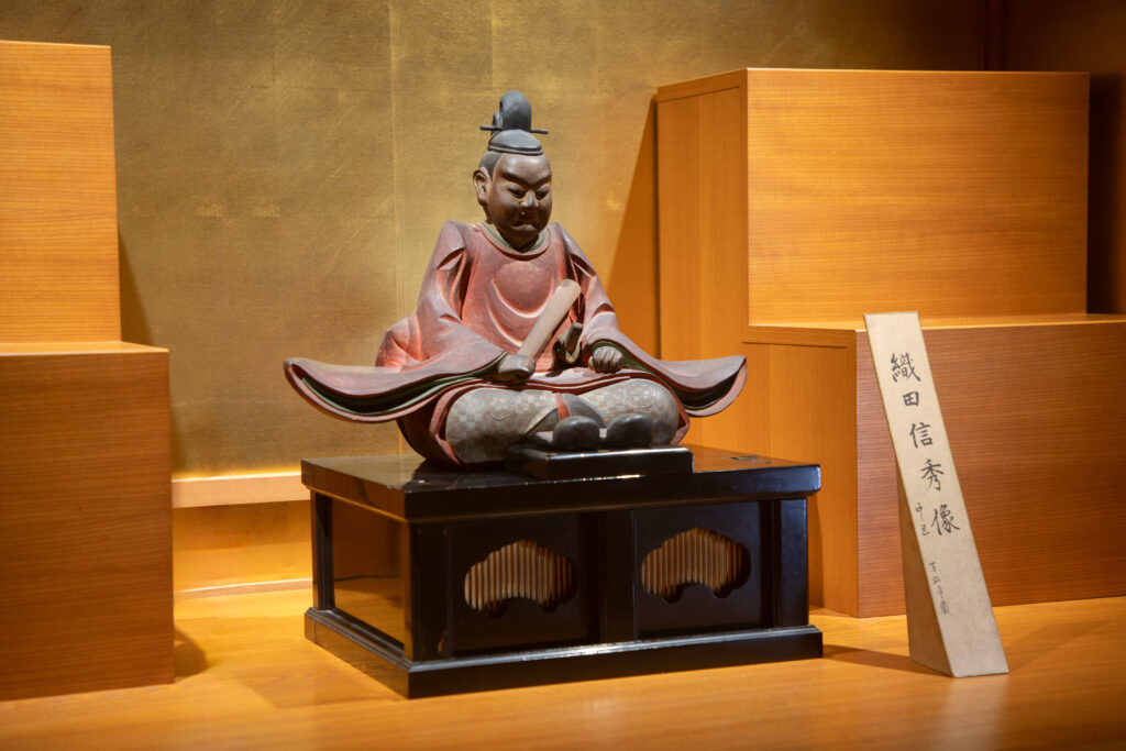 信秀木像